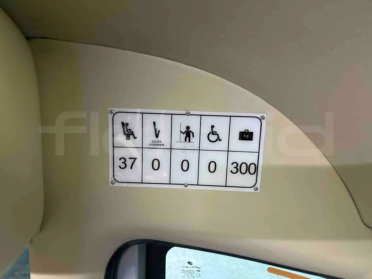 Iveco Ferqui Nora - EUR6 - 162kW - 9.070m - seat plate photo
