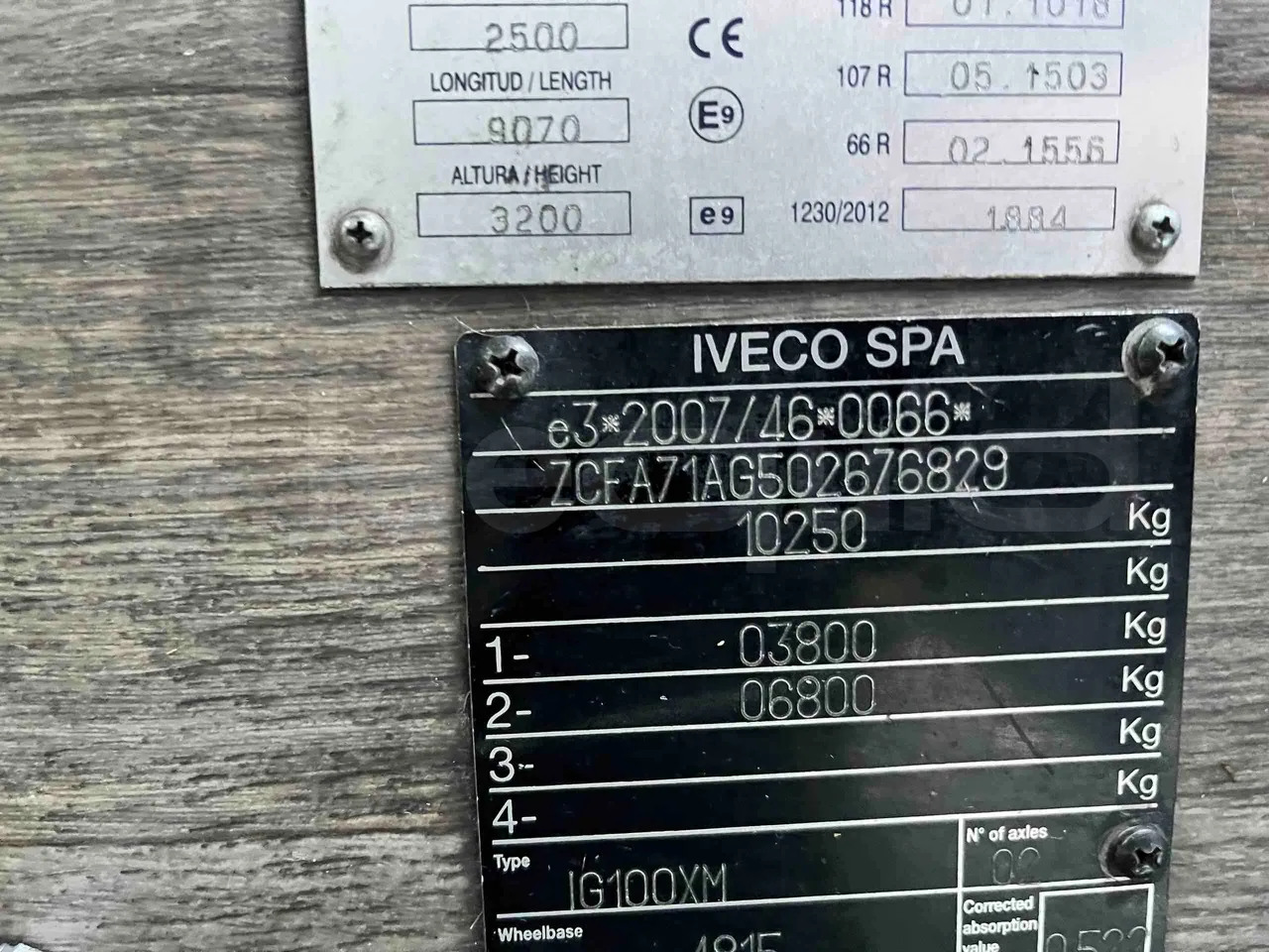 Iveco Ferqui Nora - EUR6 - 162kW - 9.070m - vehicle plate photo