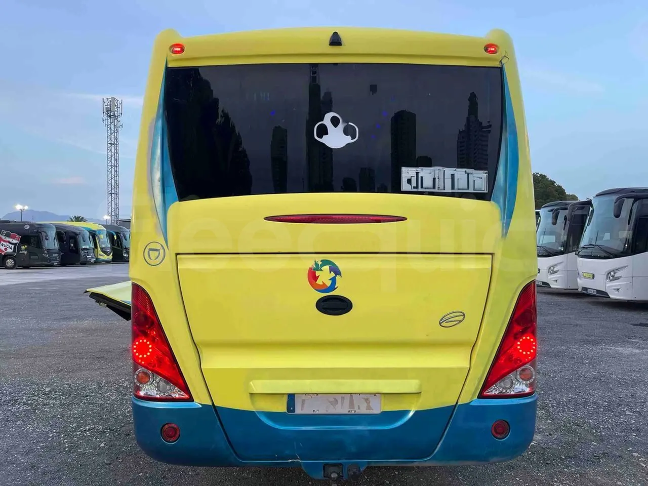 Iveco Ferqui Nora - EUR6 - 162kW - 9.070m - rear hatch closed
