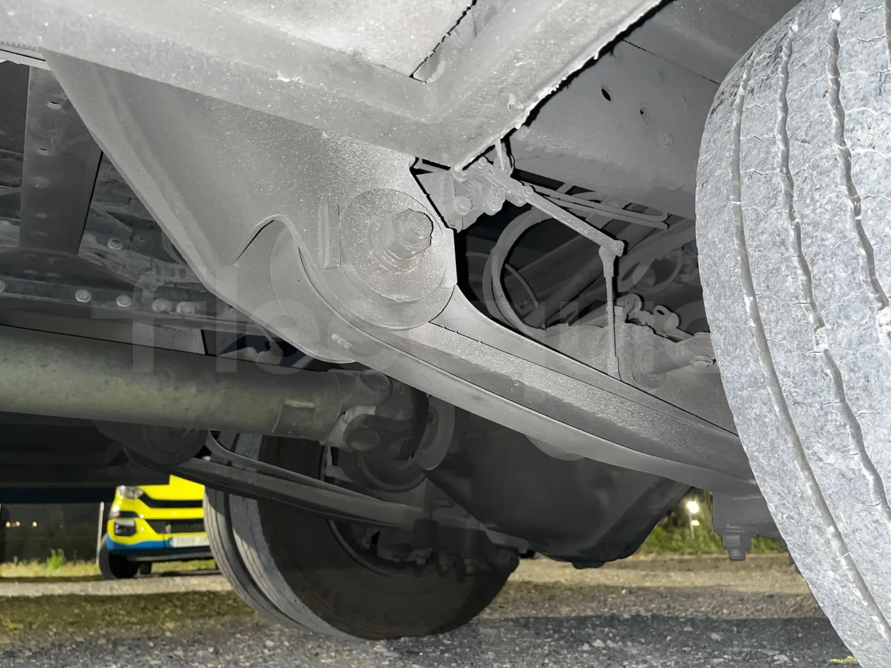 Iveco Ferqui Nora - EUR6 - 162kW - 9.070m - axel 2 leaf spring right