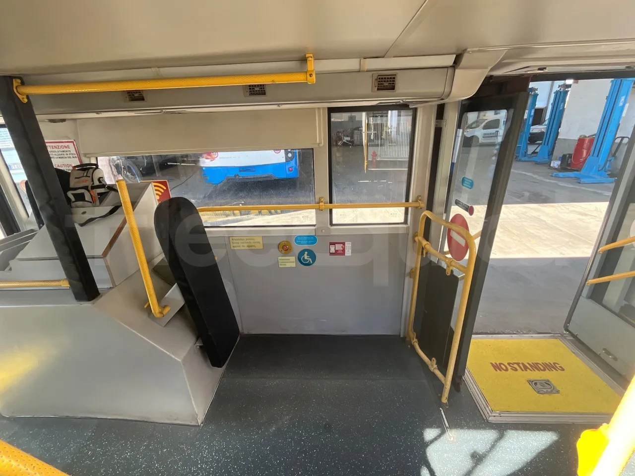 Ankai HFF6110GS1 ANKAI - Euro5 - 209kW - 11.400mt - footrest detail photo