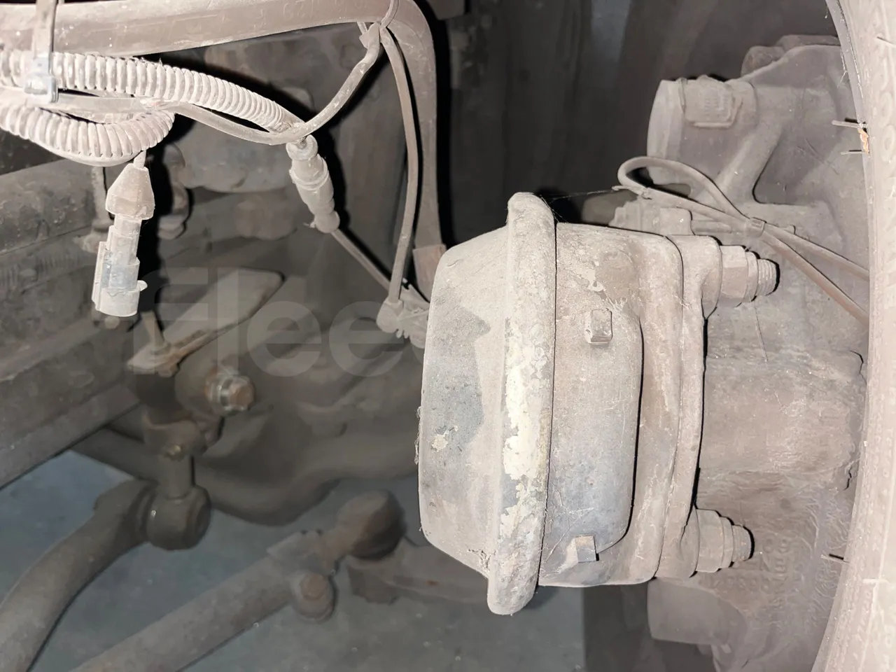 Ankai HFF6110GS1 ANKAI - Euro5 - 209kW - 11.400mt - front brake calipers right