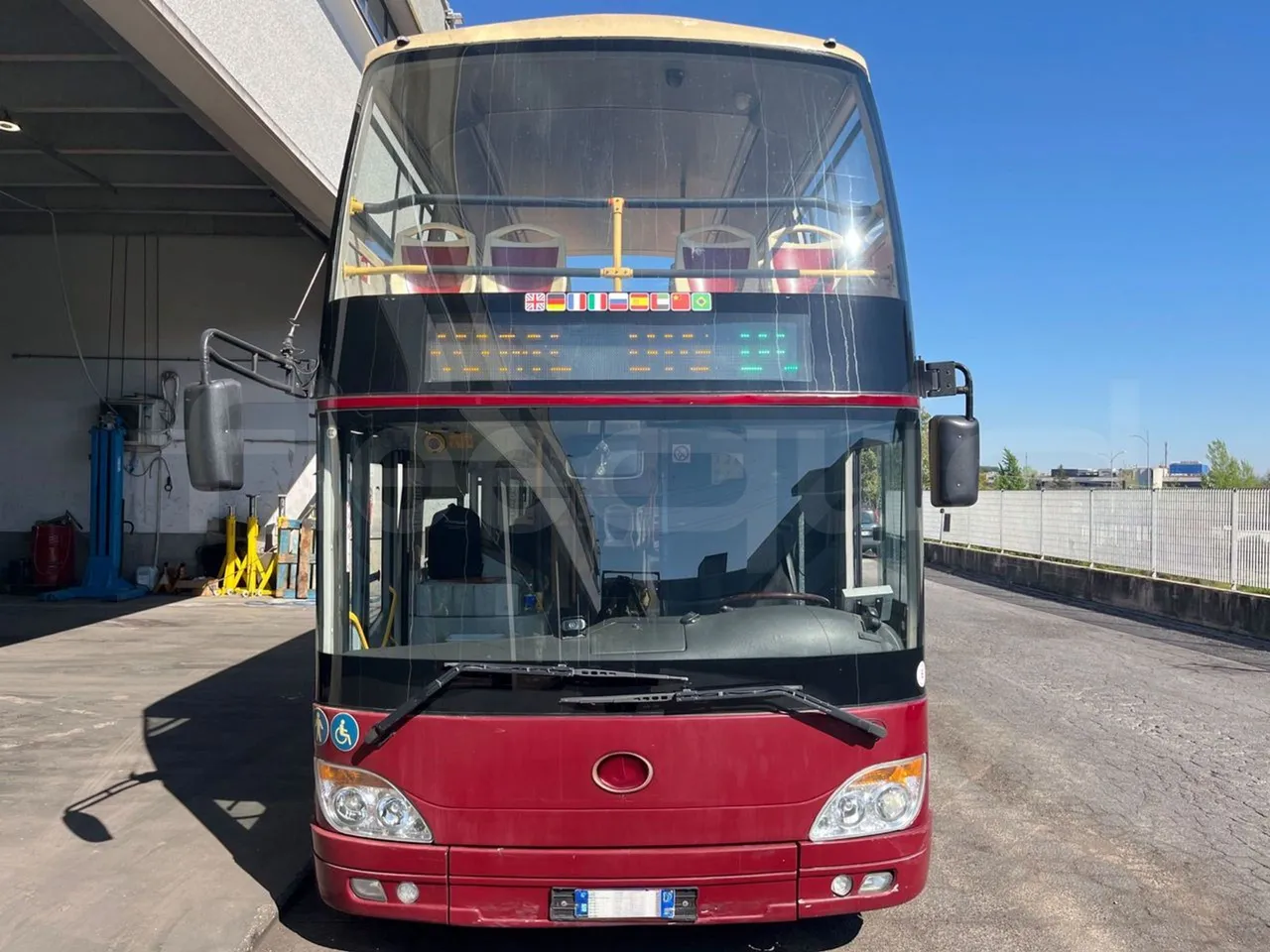 Ankai HFF6110GS1 ANKAI - Euro5 - 209kW - 11.400mt - front photo