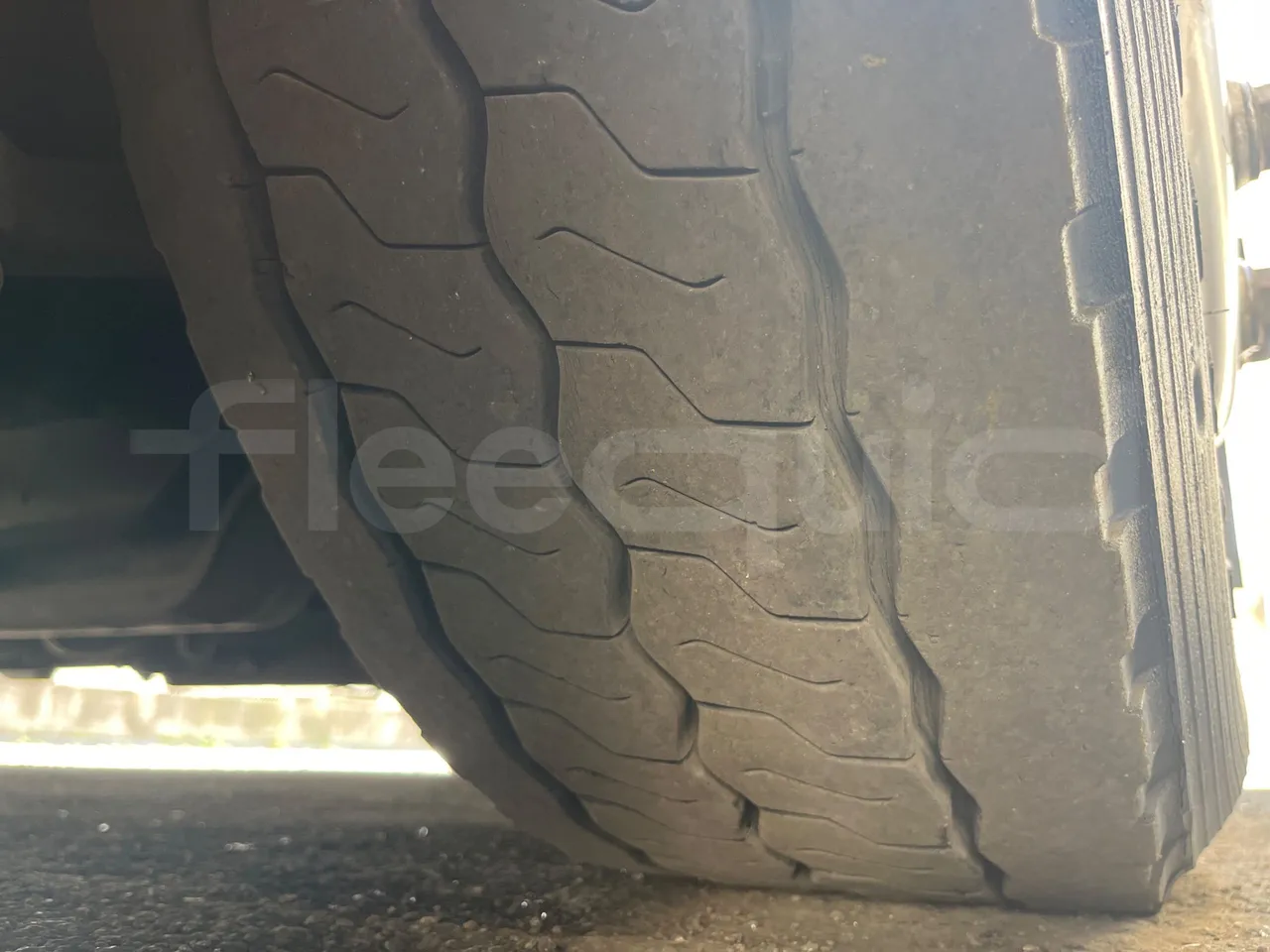 Ankai HFF6110GS1 ANKAI - Euro5 - 209kW - 11.400mt - tread condition front tires right