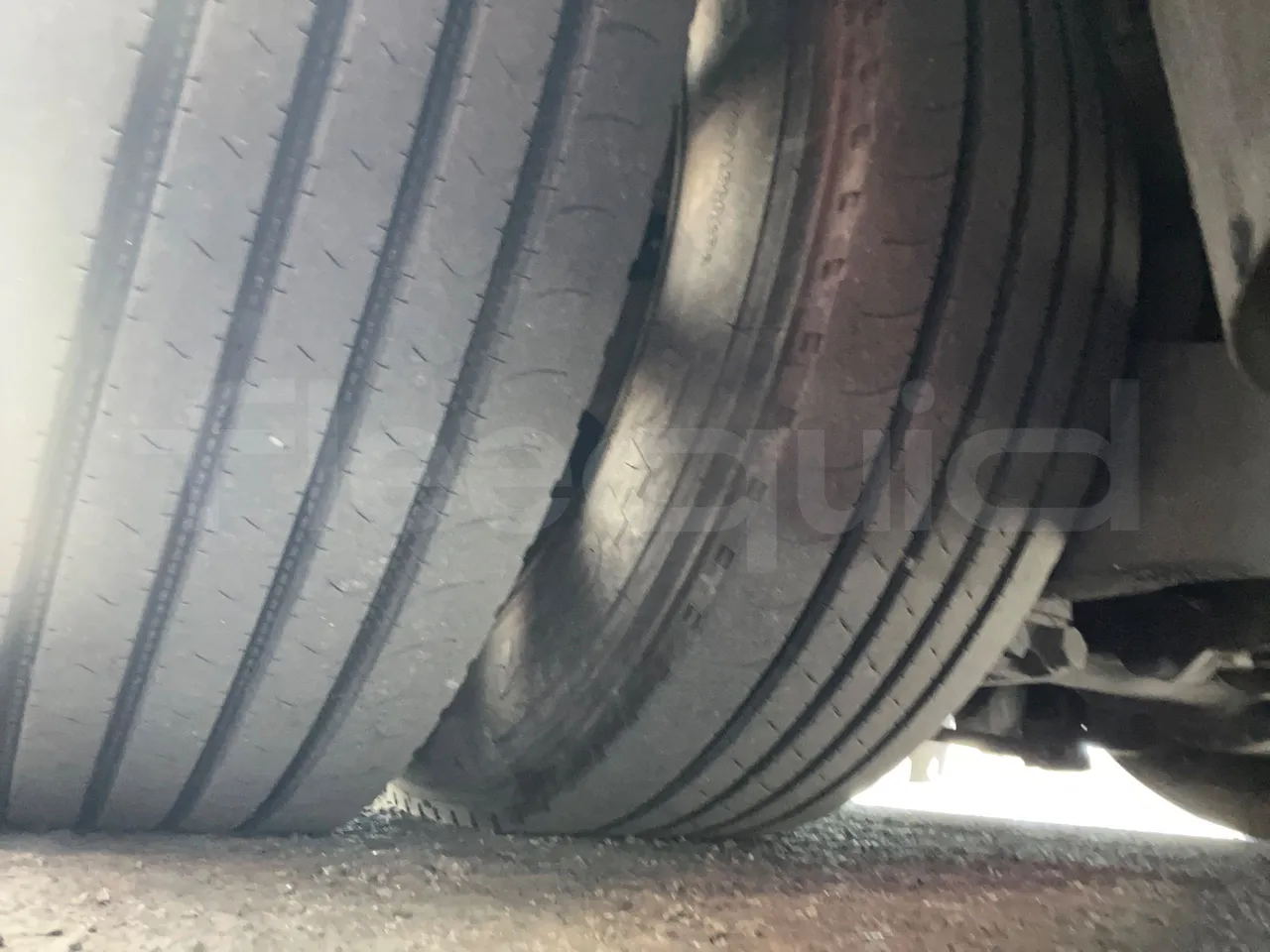 Ankai HFF6110GS1 ANKAI - Euro5 - 209kW - 11.400mt - tread condition second axle tires right