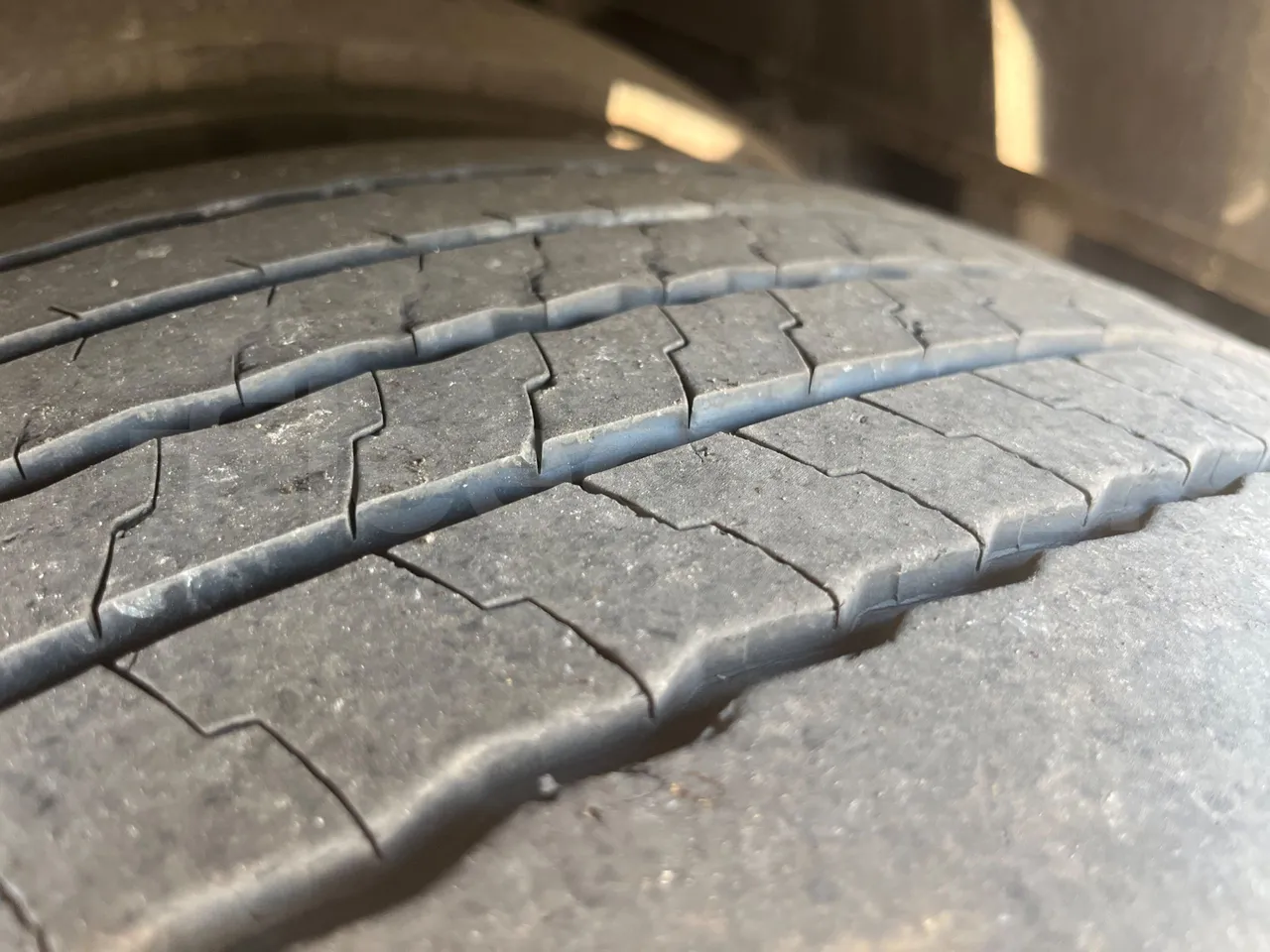 Ankai HFF6110GS1 ANKAI - Euro5 - 209kW - 11.400mt - tread condition third axle tires right