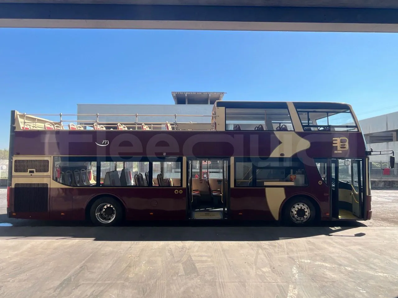 Ankai HFF6110GS1 ANKAI - Euro5 - 209kW - 11.400mt - right side doors open