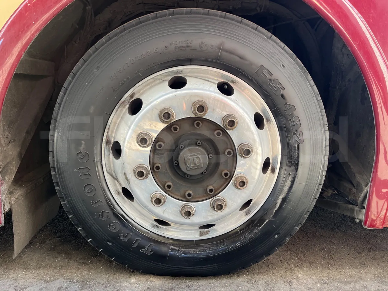 Ankai HFF6110GS1 ANKAI - Euro5 - 209kW - 11.400mt - front left tire measurements