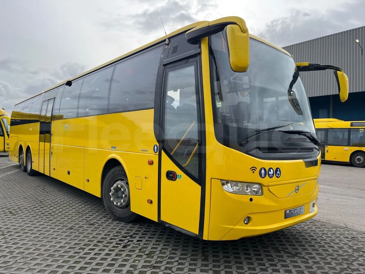 Volvo 9700-B8R B6SC 9700S - Euro 6 - 240 kW - 14.980 mt - 3/4 front right doors