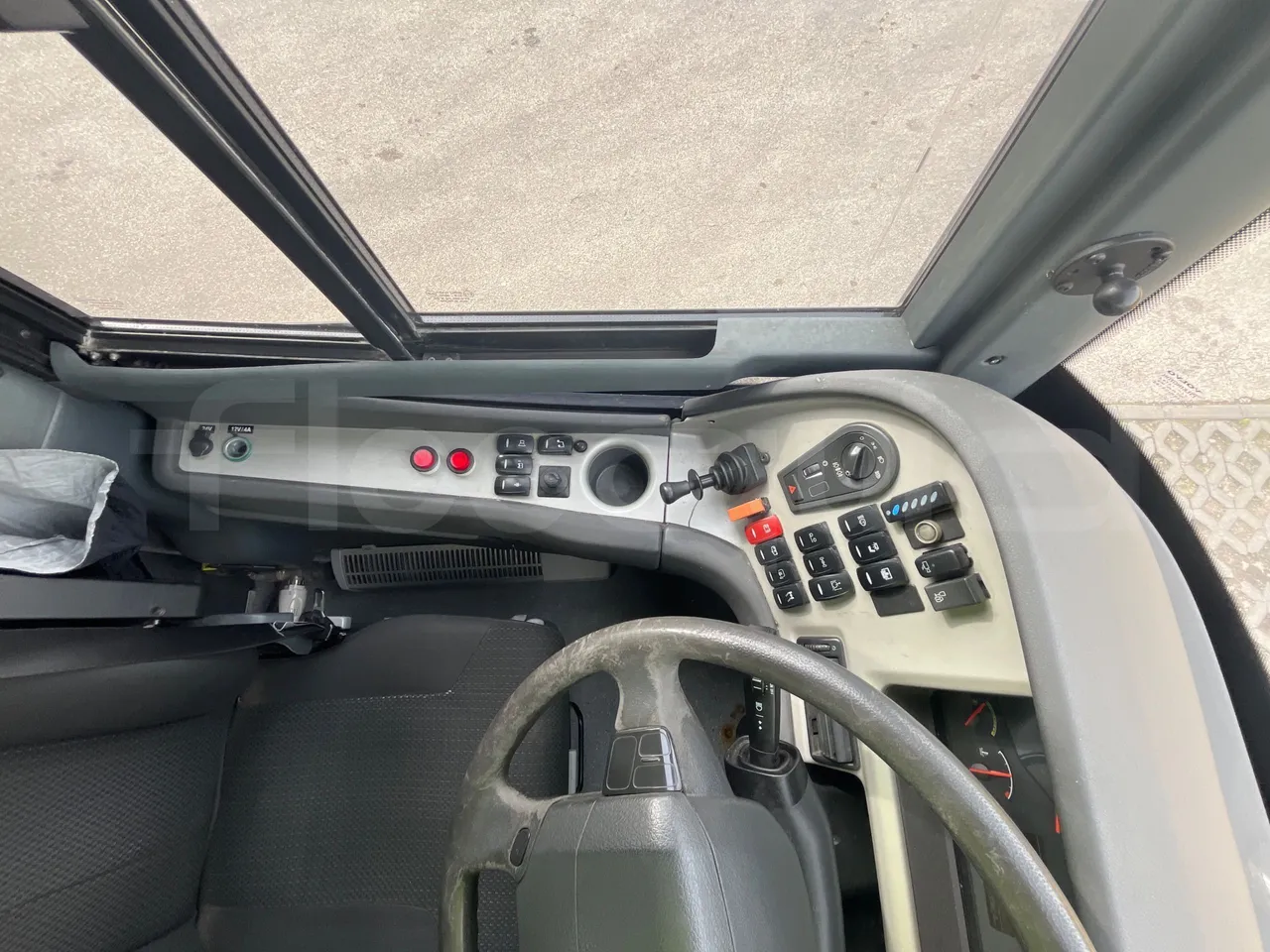 Volvo 9700-B8R B6SC 9700S - Euro 6 - 240 kW - 14.980 mt - radio accessories photo