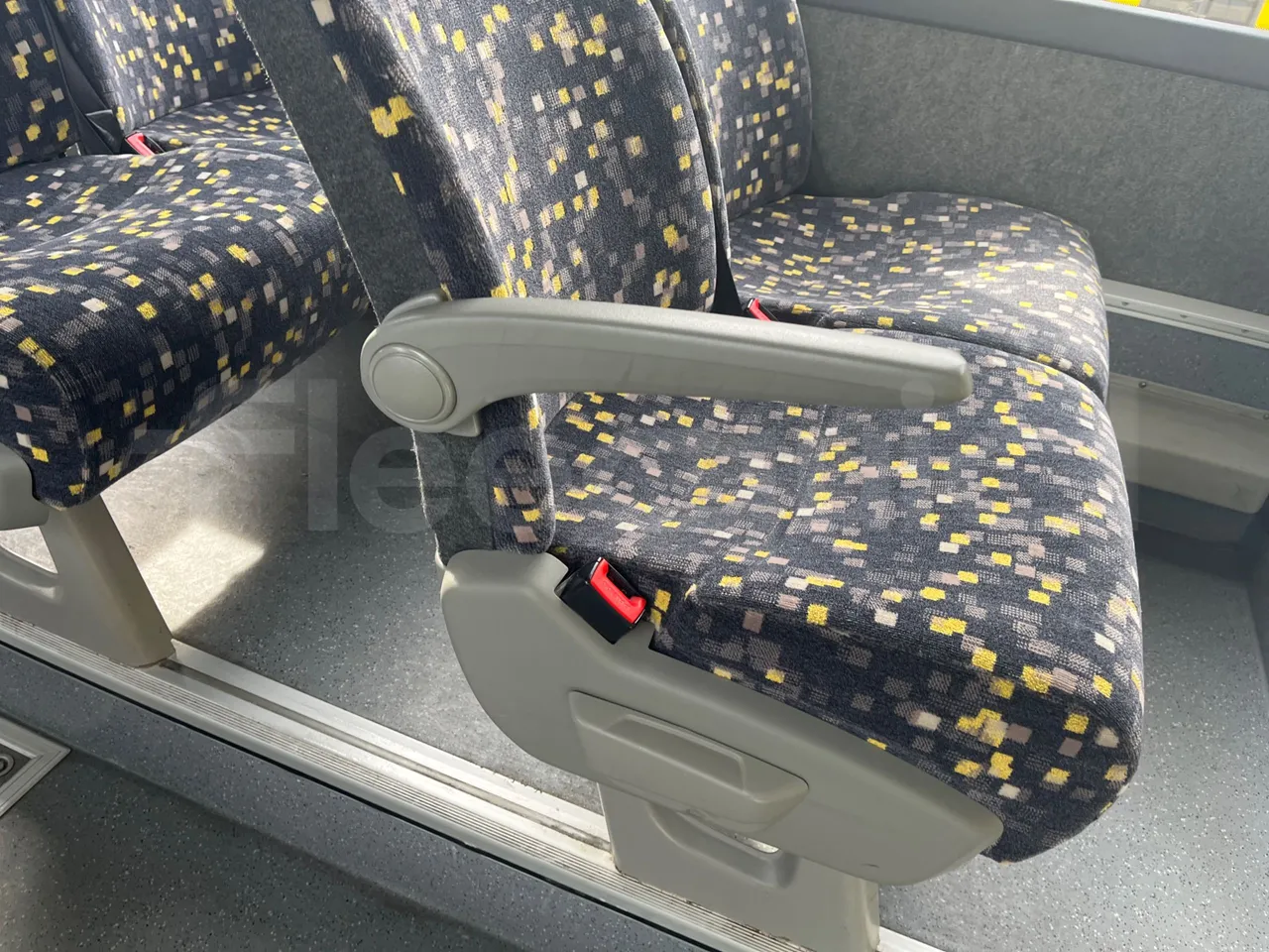 Volvo 9700-B8R B6SC 9700S - Euro 6 - 240 kW - 14.980 mt - armrest detail photo