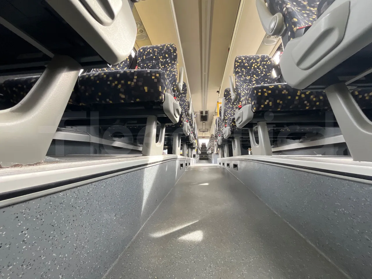 Volvo 9700-B8R B6SC 9700S - Euro 6 - 240 kW - 14.980 mt - seat brackets photo