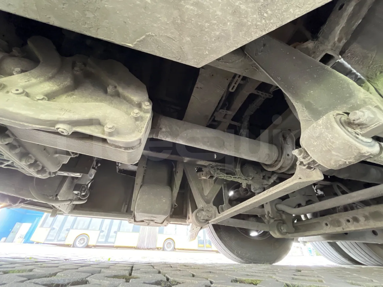 Volvo 9700-B8R B6SC 9700S - Euro 6 - 240 kW - 14.980 mt - driveshaft photo