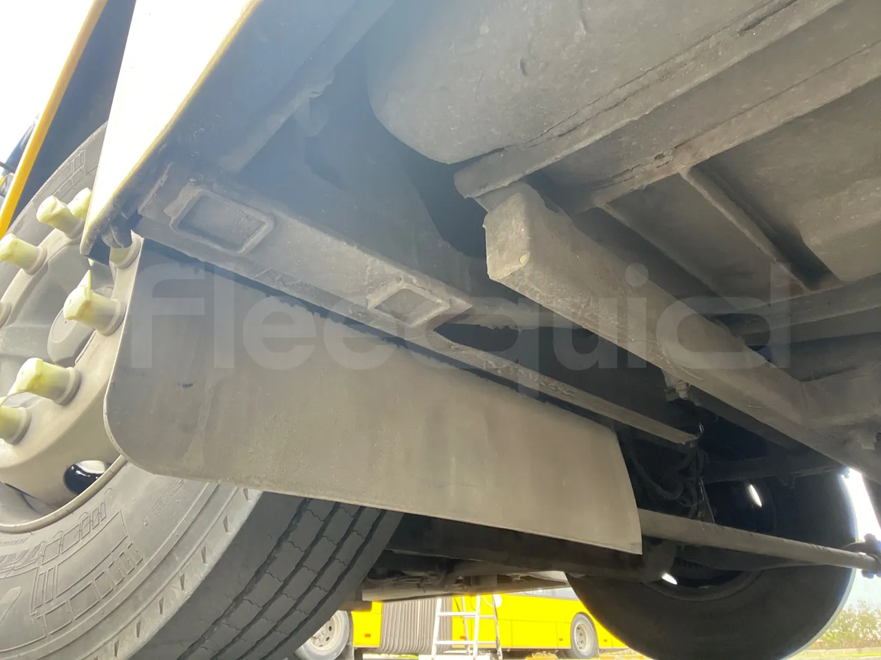 Volvo 9700-B8R B6SC 9700S - Euro 6 - 240 kW - 14.980 mt - front air springs left