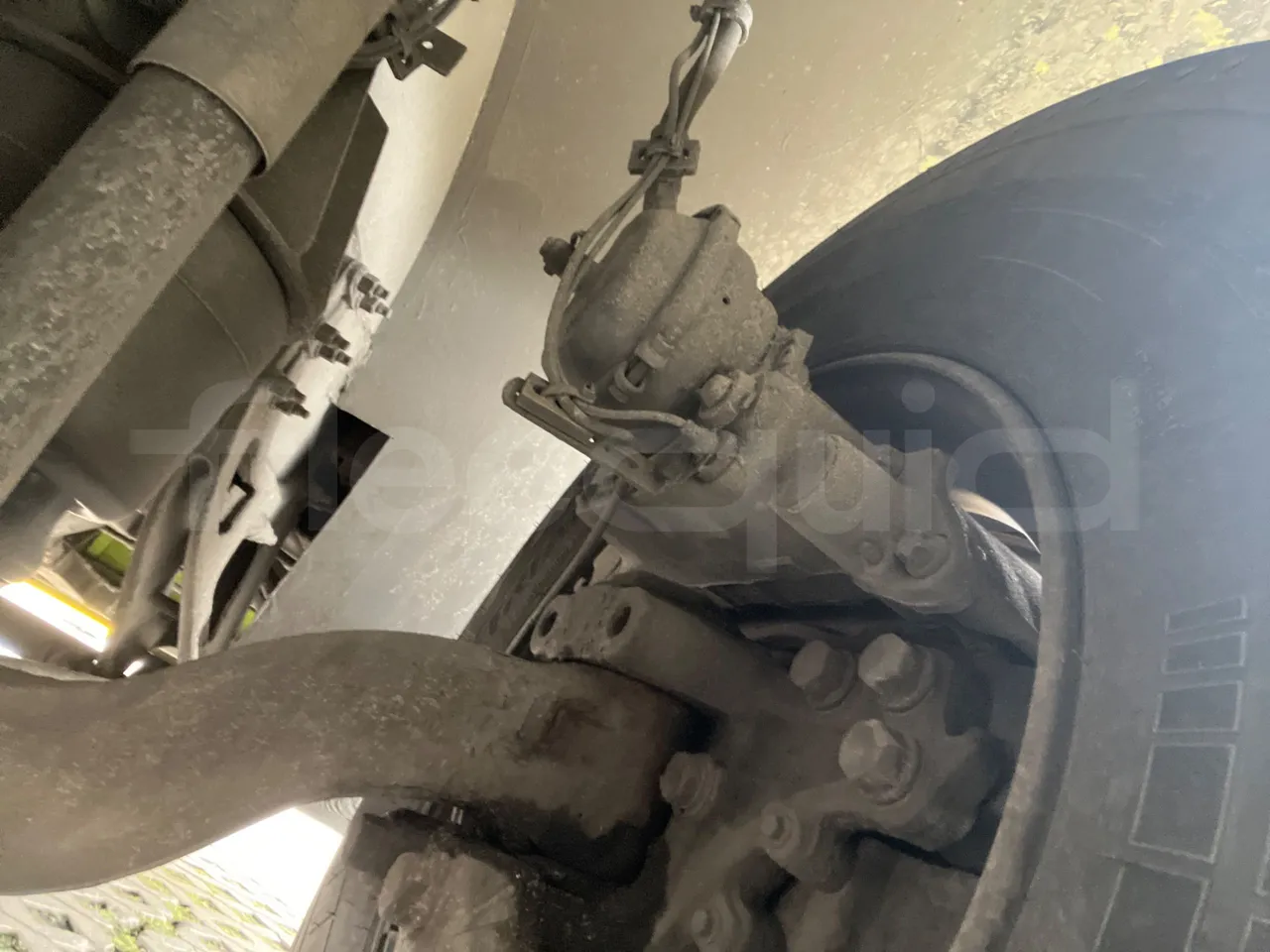 Volvo 9700-B8R B6SC 9700S - Euro 6 - 240 kW - 14.980 mt - front shock absorbers right