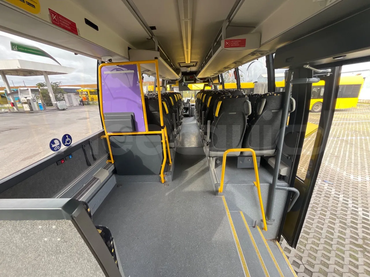 Volvo 9700-B8R B6SC 9700S - Euro 6 - 240 kW - 14.980 mt - forward view middle aisle