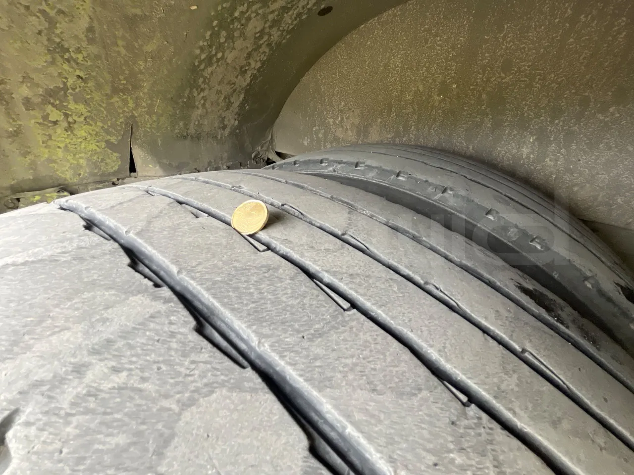 Volvo 9700-B8R B6SC 9700S - Euro 6 - 240 kW - 14.980 mt - tread condition third axle tires left