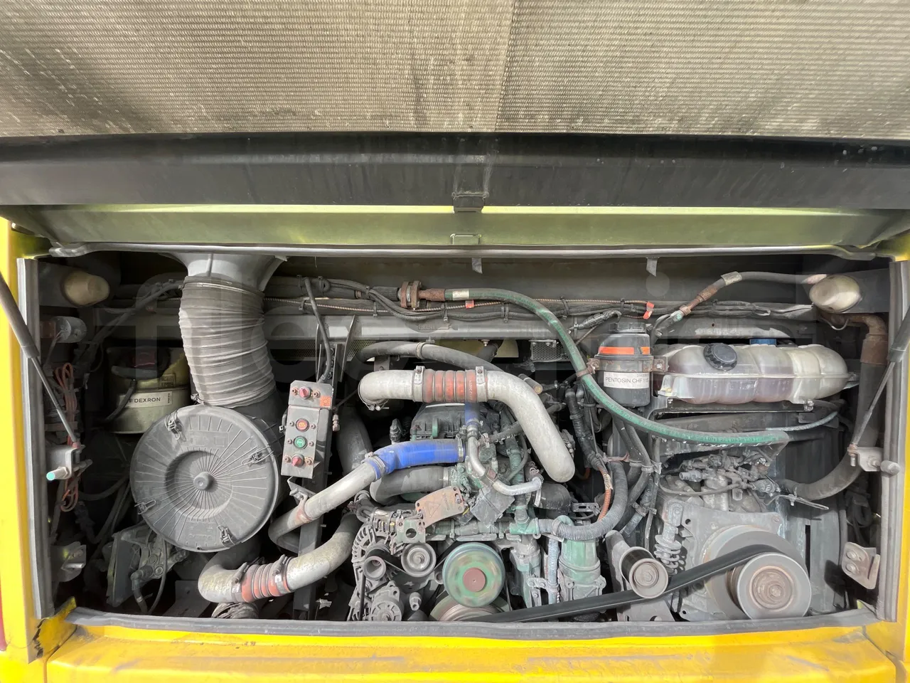 Volvo 9700-B8R B6SC 9700S - Euro 6 - 240 kW - 14.980 mt - rear hatch open