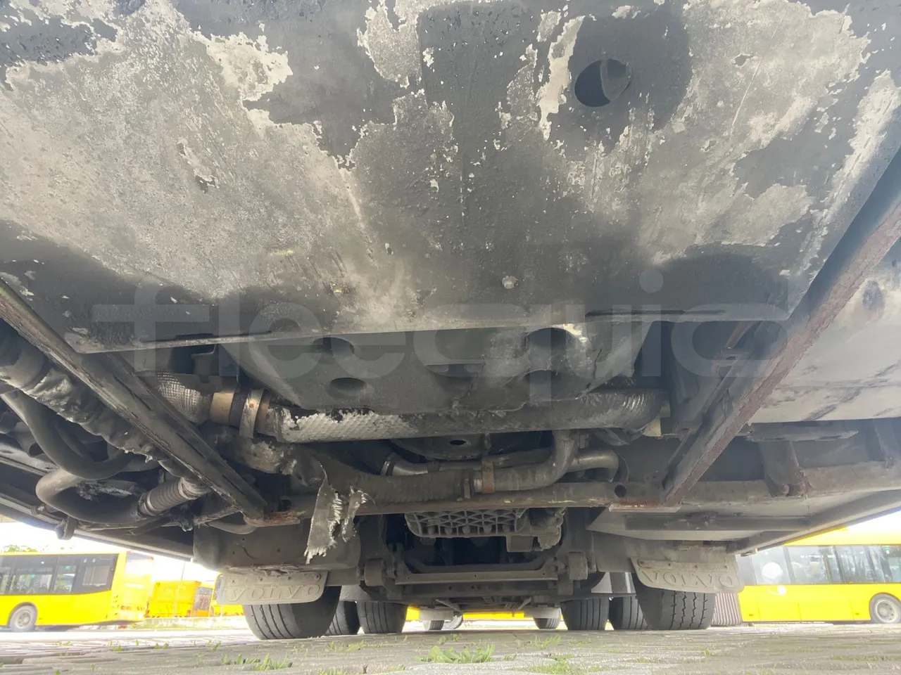 Volvo 9700-B8R B6SC 9700S - Euro 6 - 240 kW - 14.980 mt - axle 2 shock absorbers 1 left