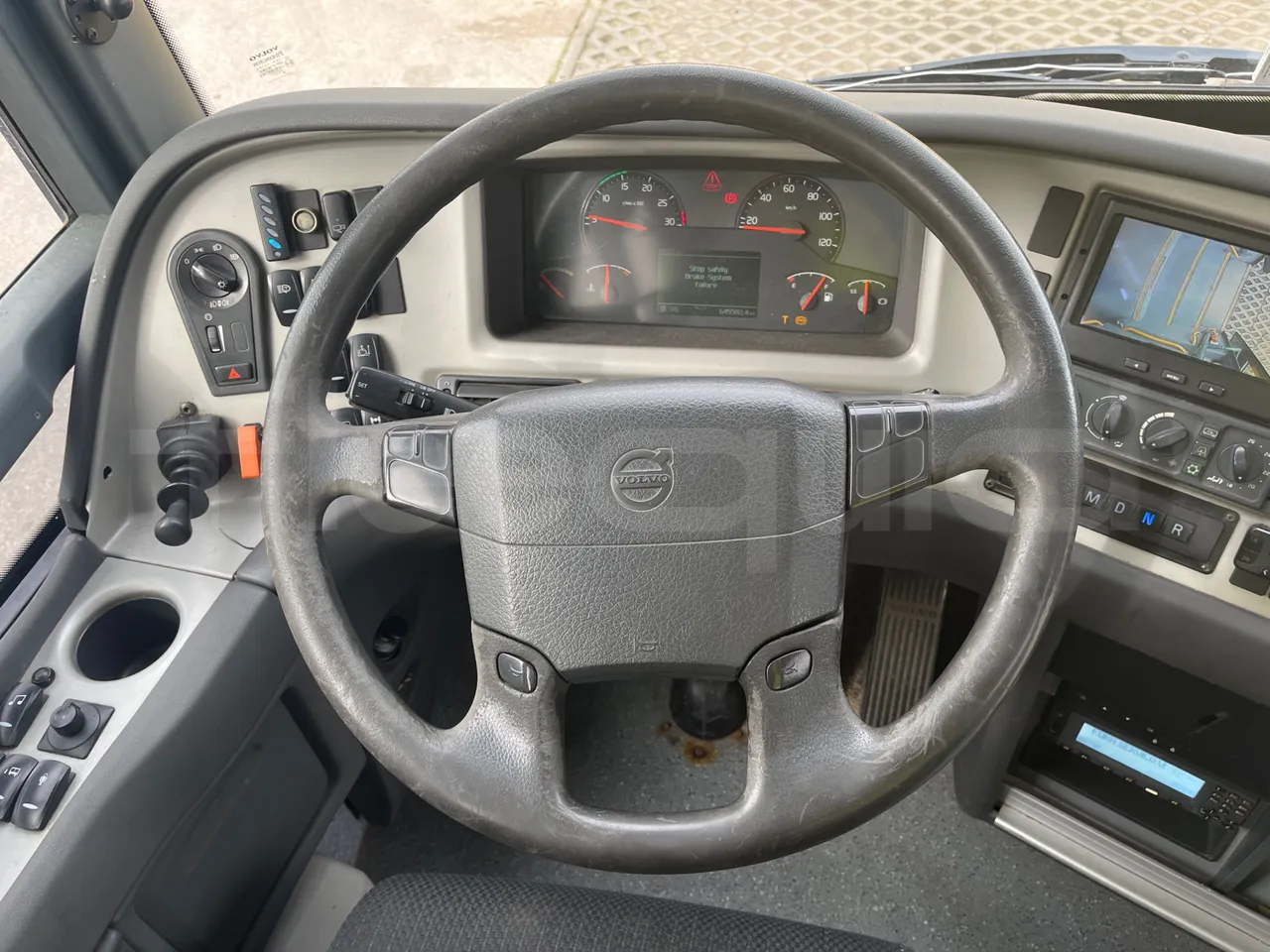 Volvo 9700-B8R B6SC 9700S - Euro 6 - 240 kW - 14.980 mt - steering wheel photo