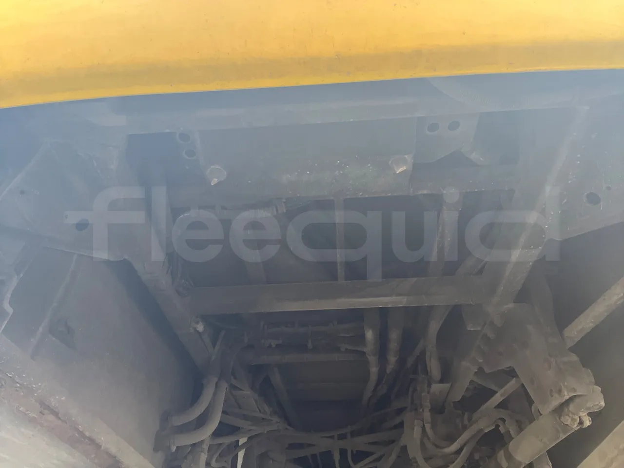 Volvo 9700-B8R B6SC 9700S - Euro 6 - 240 kW - 14.980 mt - front undercarriage from front