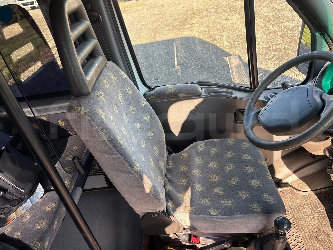 Iveco A50C17 f1CE - EURO4-122kw-7.800m - driver's seat photo