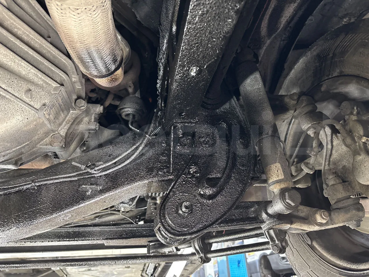 Iveco A50C17 f1CE - EURO4-122kw-7.800m - front air springs right