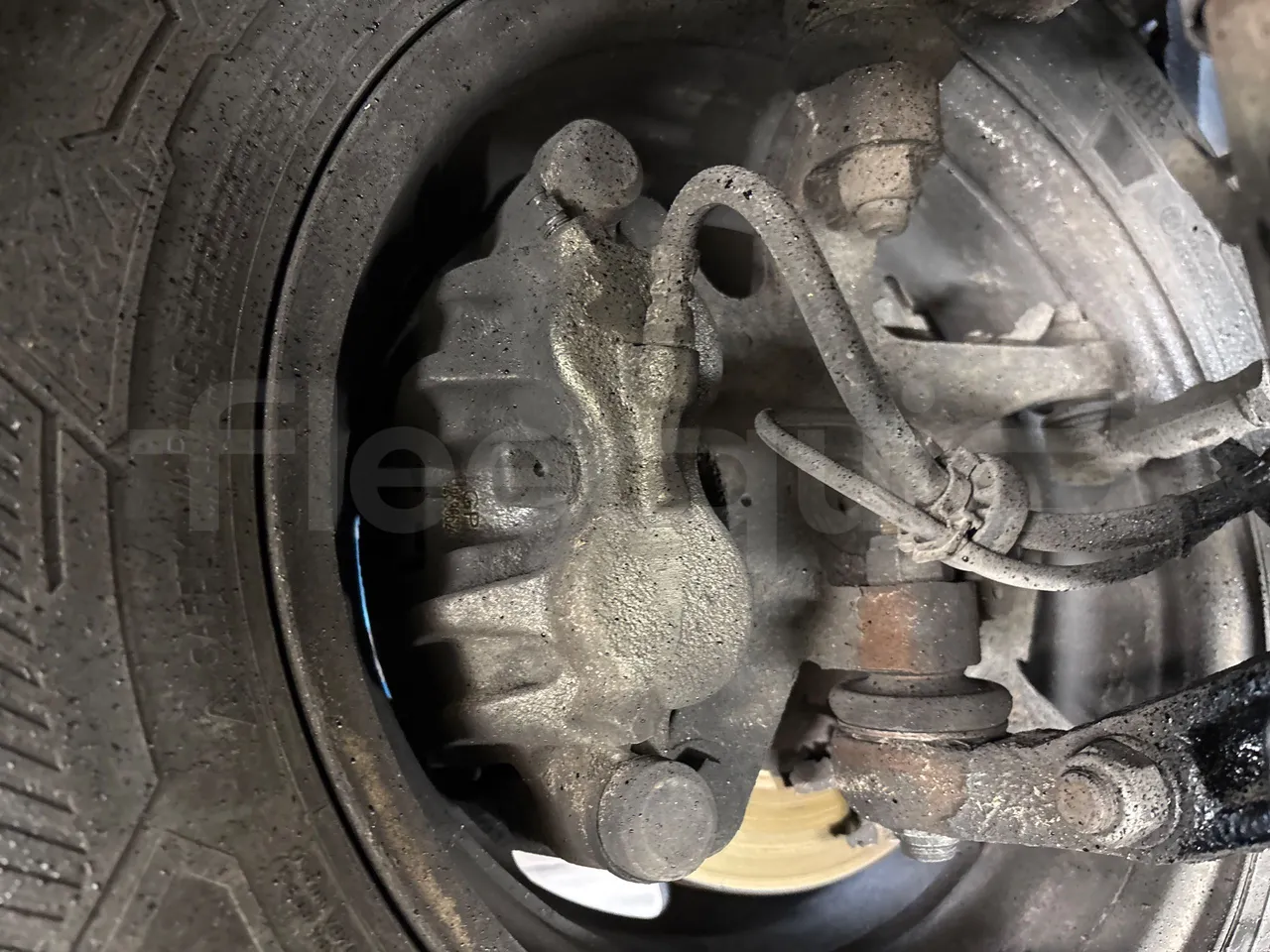 Iveco A50C17 f1CE - EURO4-122kw-7.800m - front brake calipers left