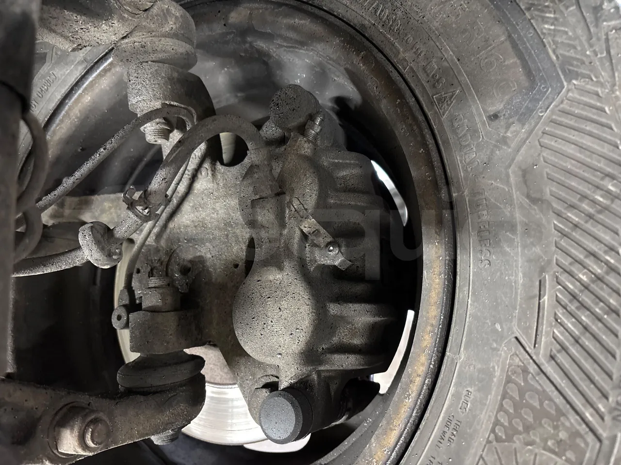 Iveco A50C17 f1CE - EURO4-122kw-7.800m - front brake calipers right