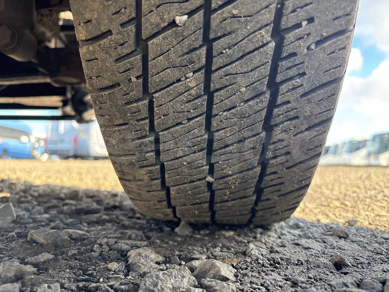 Iveco A50C17 f1CE - EURO4-122kw-7.800m - tread condition front tires right