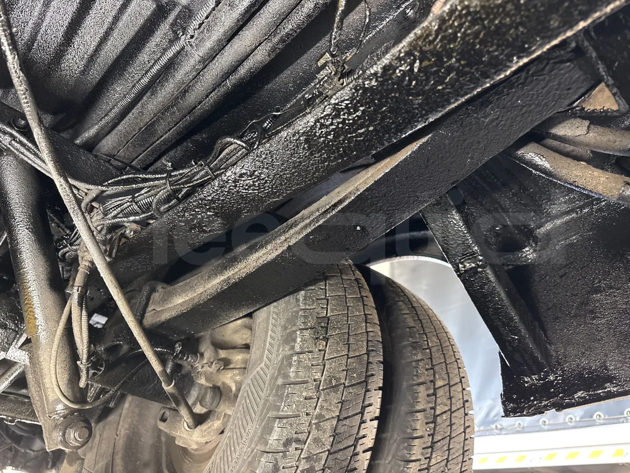 Iveco A50C17 f1CE - EURO4-122kw-7.800m - axel 3 leaf spring left