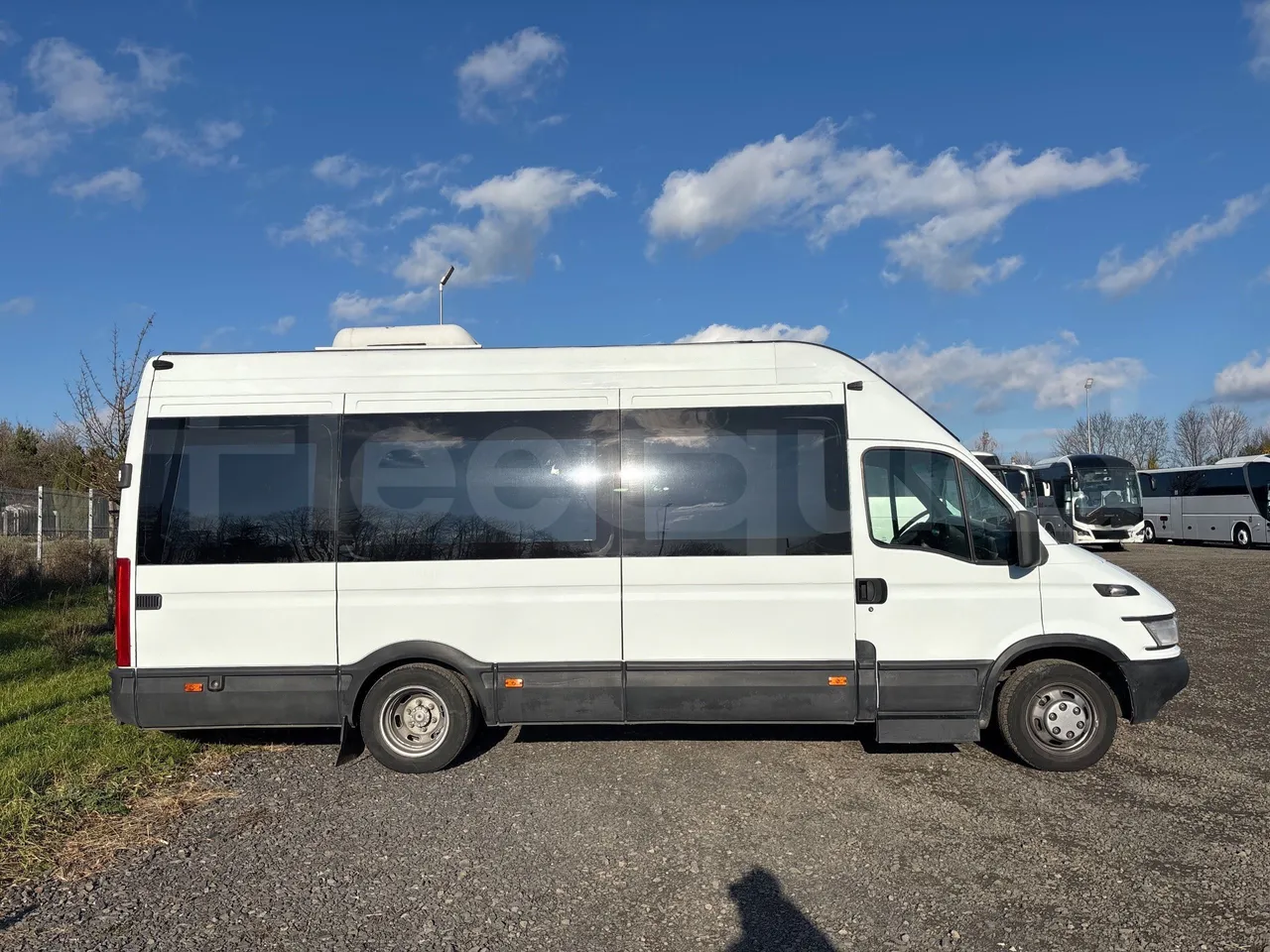 Iveco A50C17 f1CE - EURO4-122kw-7.800m - right side doors closed