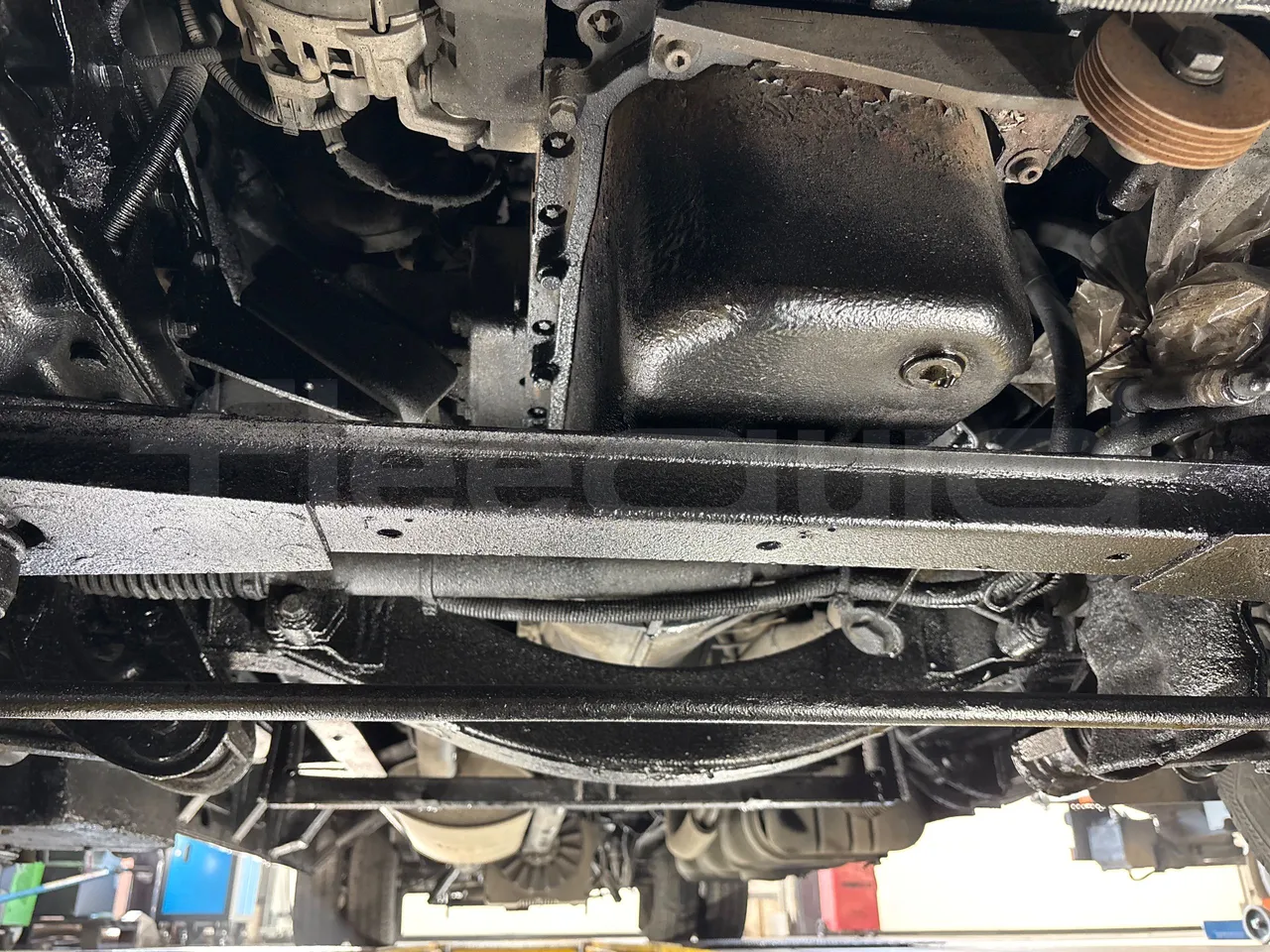 Iveco A50C17 f1CE - EURO4-122kw-7.800m - front undercarriage from front