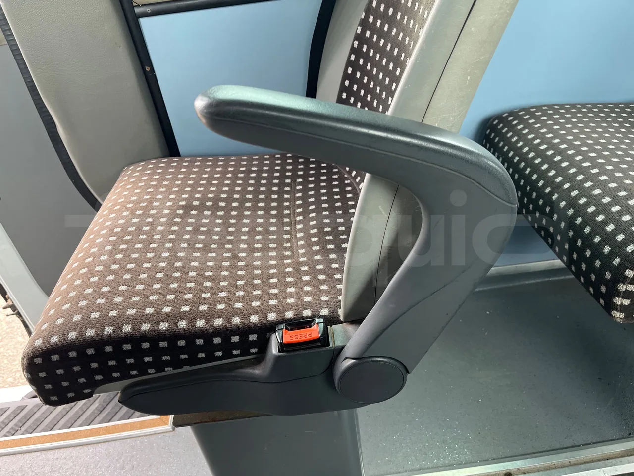 Mercedes-Benz Sprinter 516CDI - EUR5 - 120kW - 7.345m - armrest detail photo