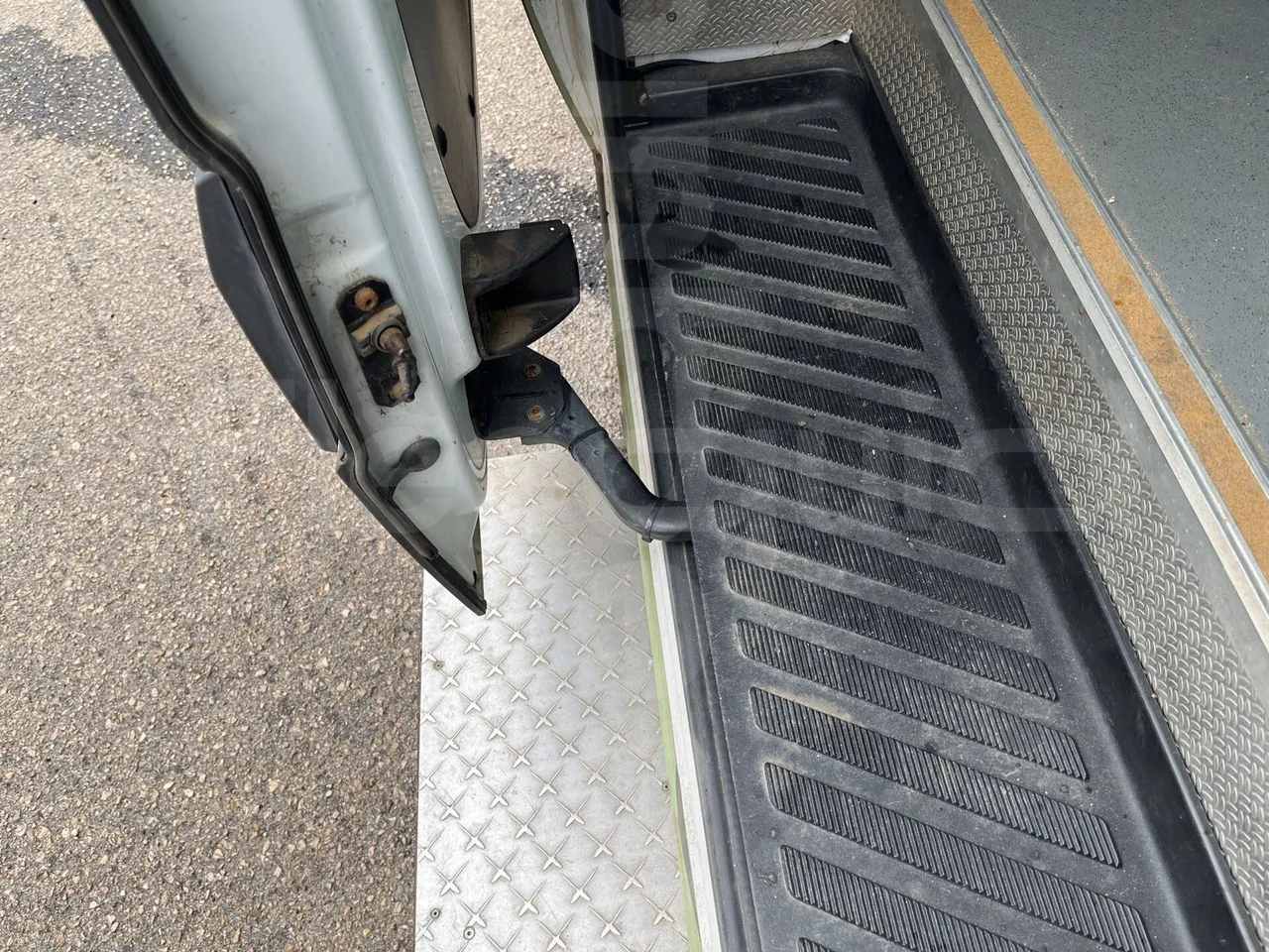Mercedes-Benz Sprinter 516CDI - EUR5 - 120kW - 7.345m - door mechanism photo