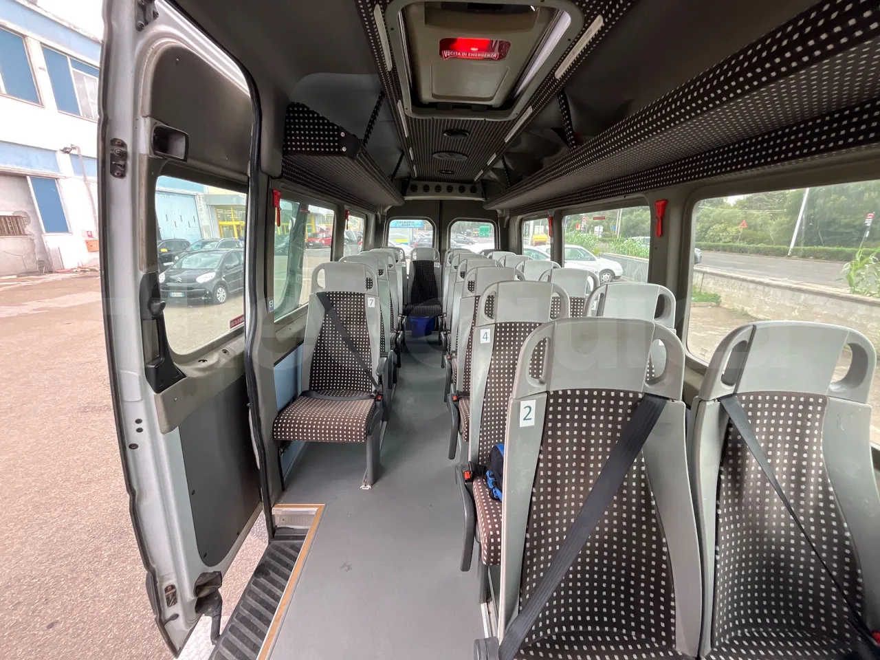 Mercedes-Benz Sprinter 516CDI - EUR5 - 120kW - 7.345m - interior reverse seats driver height