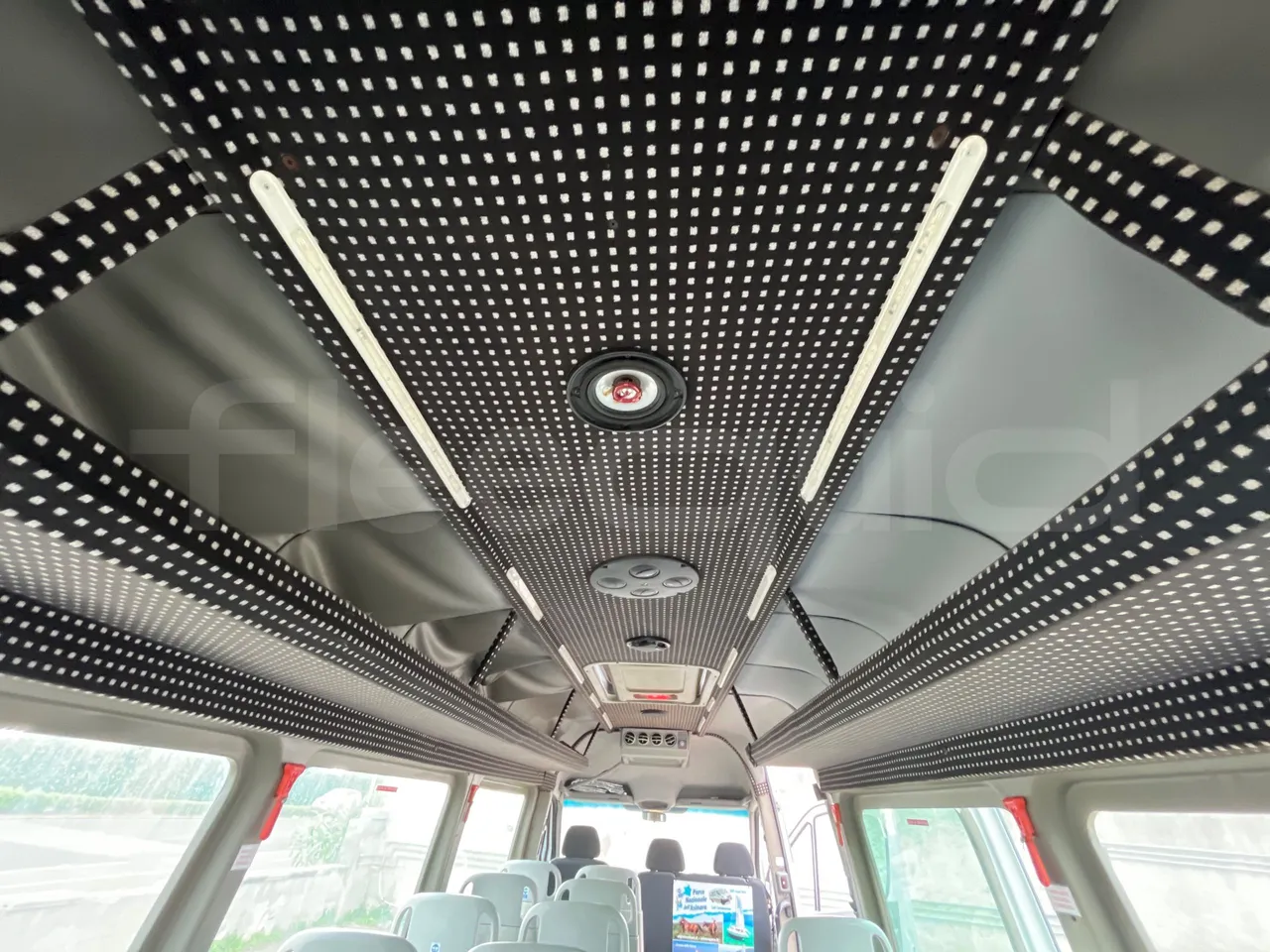 Mercedes-Benz Sprinter 516CDI - EUR5 - 120kW - 7.345m - overhead compartments photo