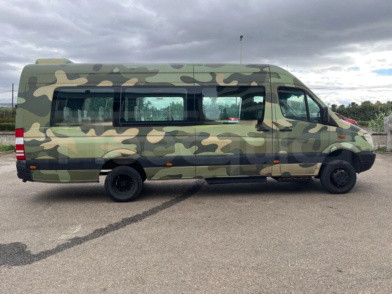 Mercedes-Benz Sprinter 516CDI - EUR5 - 120kW - 7.345m - right side doors closed