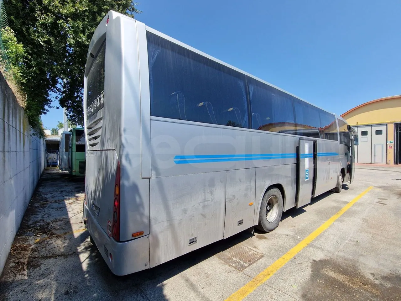 Irizar Scania K380EB - EUR4 - 279kW - 12m - 3/4 right rear doors open