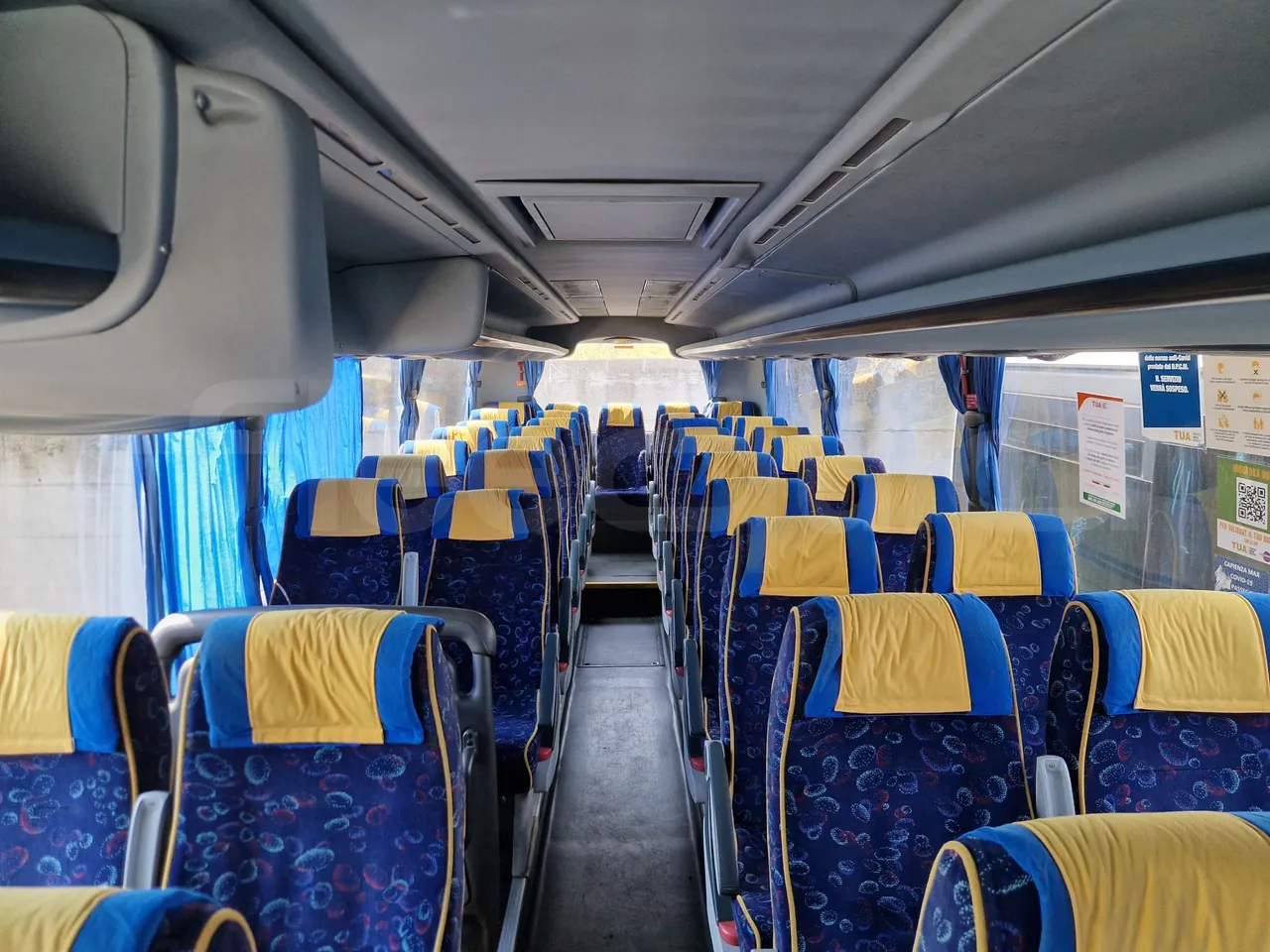 Irizar Scania K380EB - EUR4 - 279kW - 12m - reverse view middle aisle