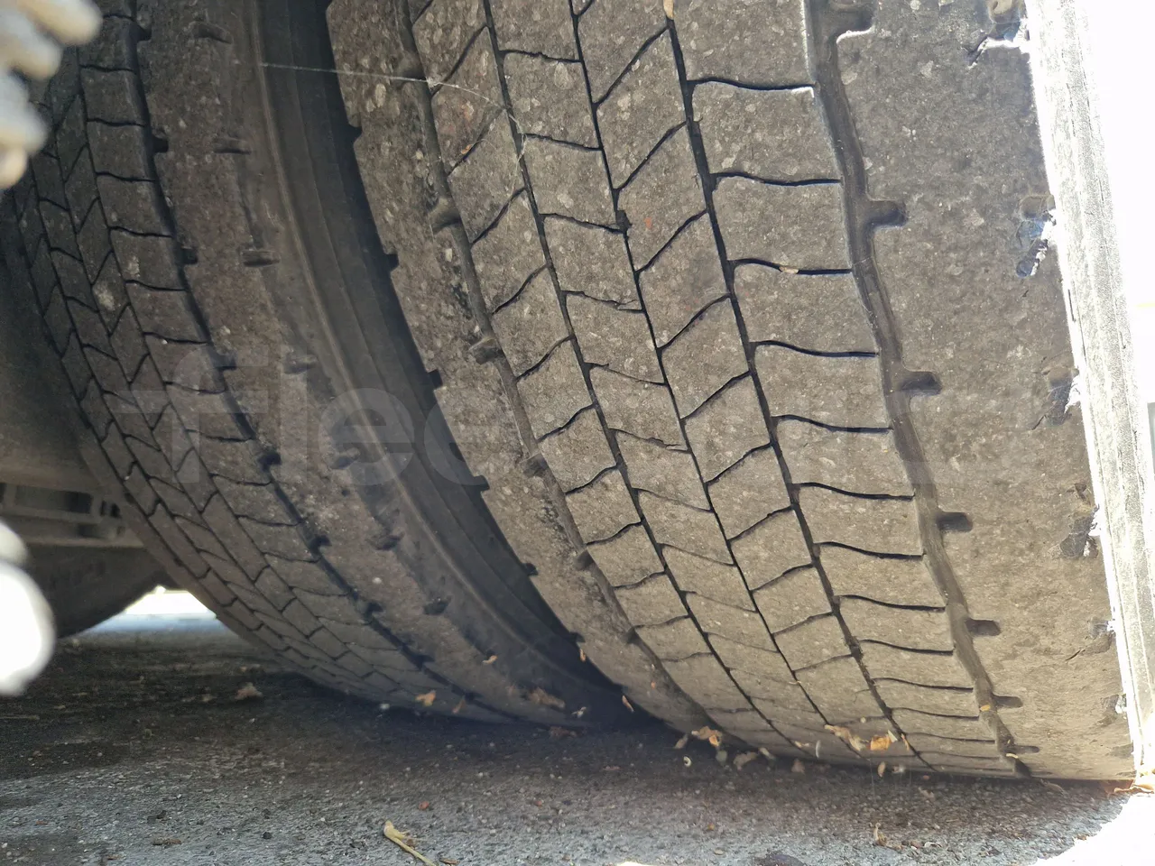 Irizar Scania K380EB - EUR4 - 279kW - 12m - tread condition front tires left