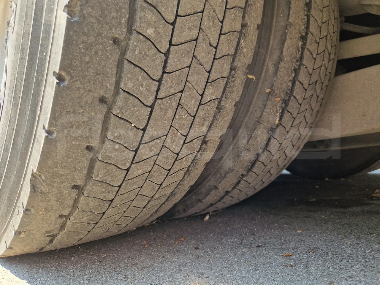 Irizar Scania K380EB - EUR4 - 279kW - 12m - tread condition second axle tires left