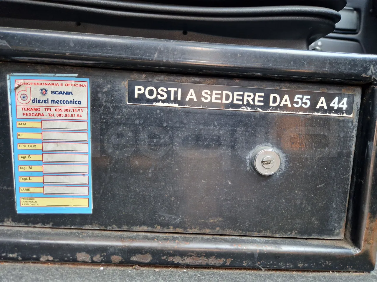 Irizar Scania K380EB - EUR4 - 279kW - 12m - seat plate photo
