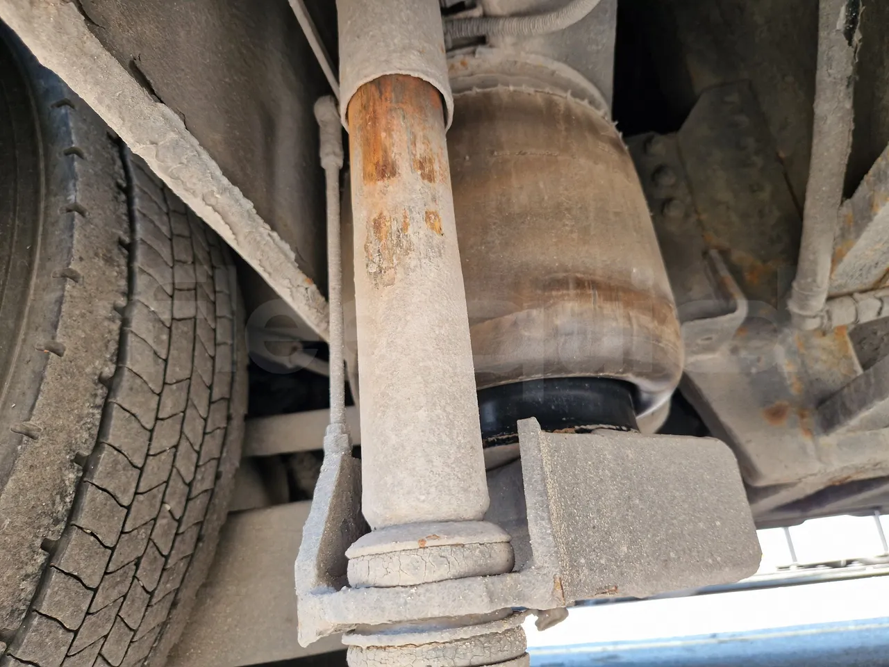 Irizar Scania K380EB - EUR4 - 279kW - 12m - axel 3 shock absorbers 1 right