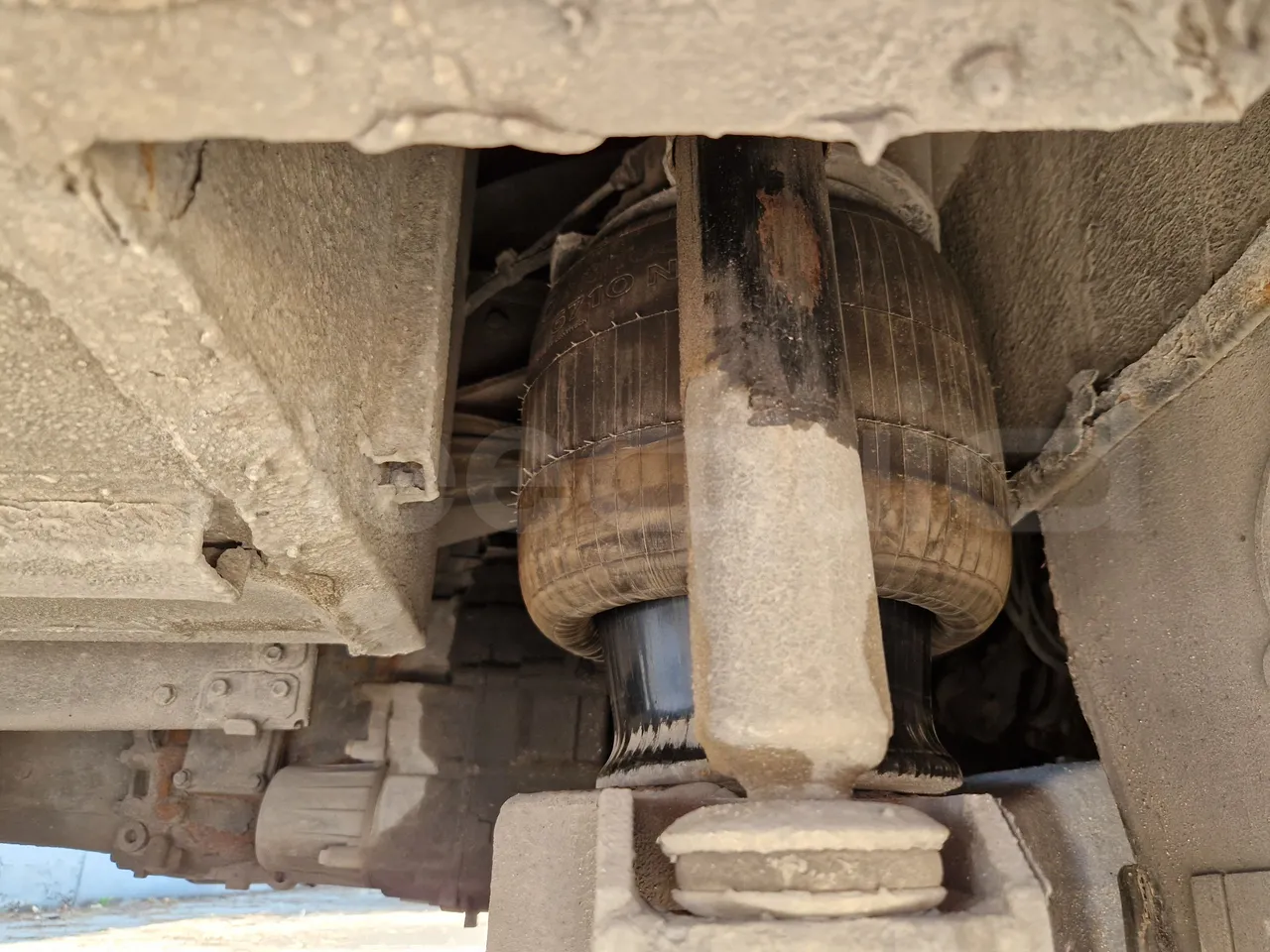 Irizar Scania K380EB - EUR4 - 279kW - 12m - axle 2 shock absorbers 1 left