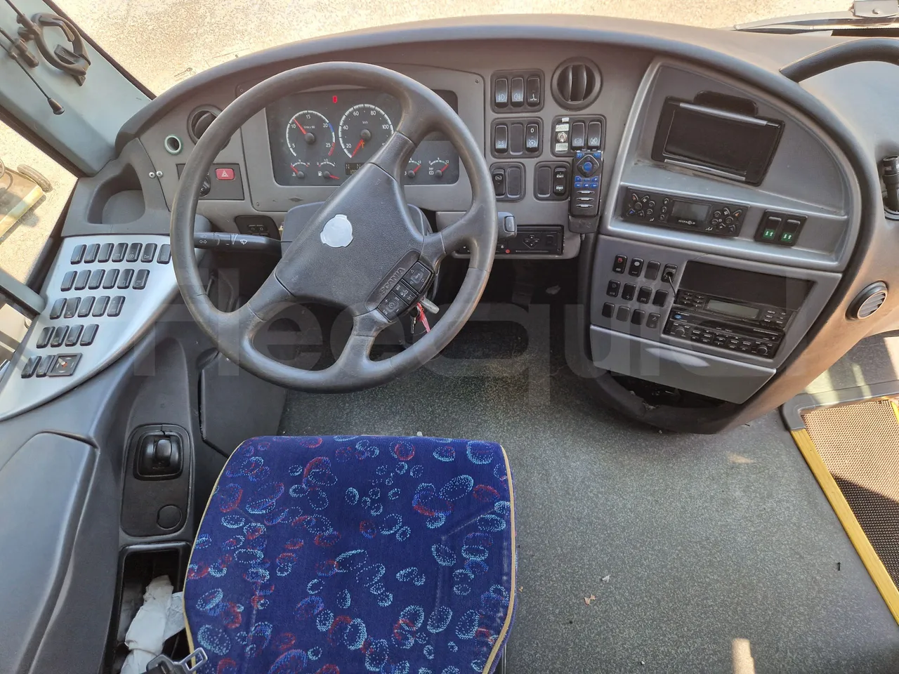 Irizar Scania K380EB - EUR4 - 279kW - 12m - steering wheel photo