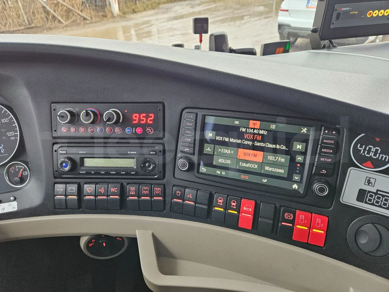 Neoplan Skyliner L- EURO 6 - 368 kW - 14.00m - radio accessories photo