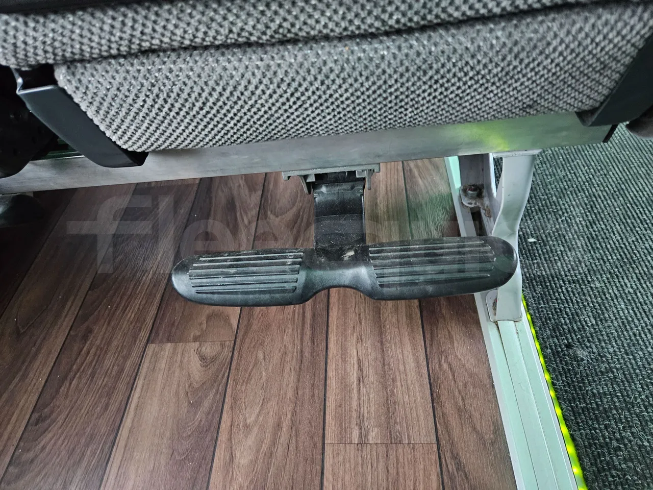 Neoplan Skyliner L- EURO 6 - 368 kW - 14.00m - footrest detail photo