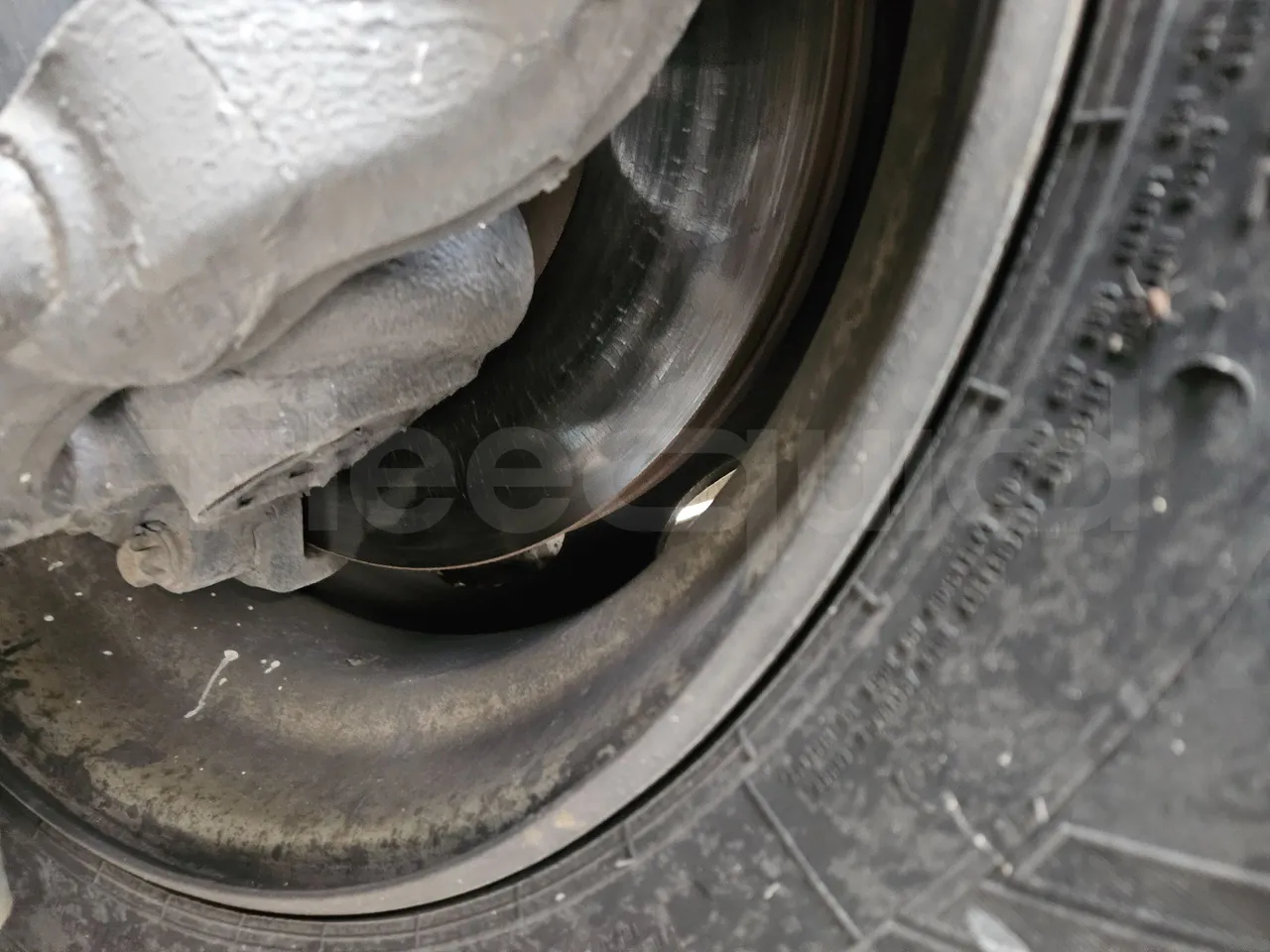 Neoplan Skyliner L- EURO 6 - 368 kW - 14.00m - front discs left