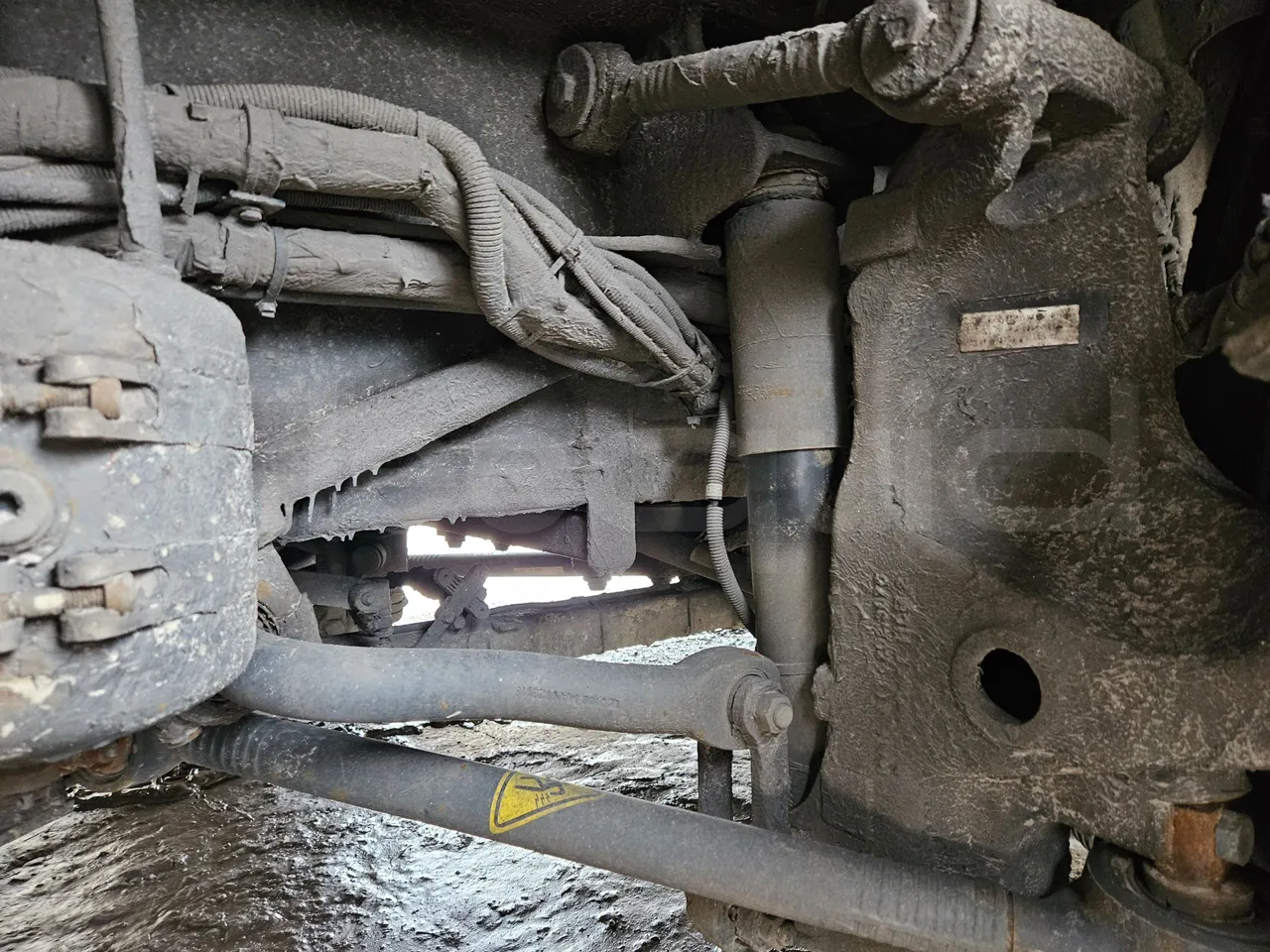 Neoplan Skyliner L- EURO 6 - 368 kW - 14.00m - front shock absorbers right